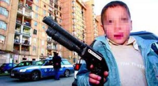 pistola baby gang ragazzino napoli