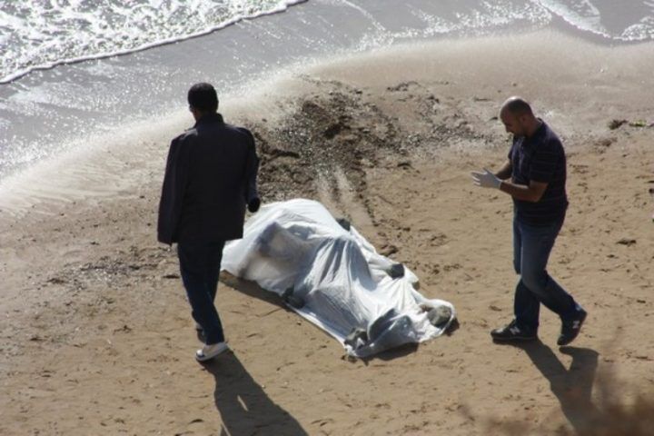 morta torre annunziata bagno a mare mappatella freddo