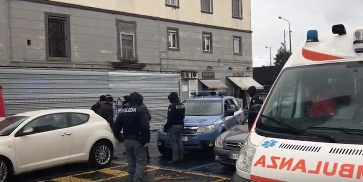 suicidio napoli chiesa del carmine