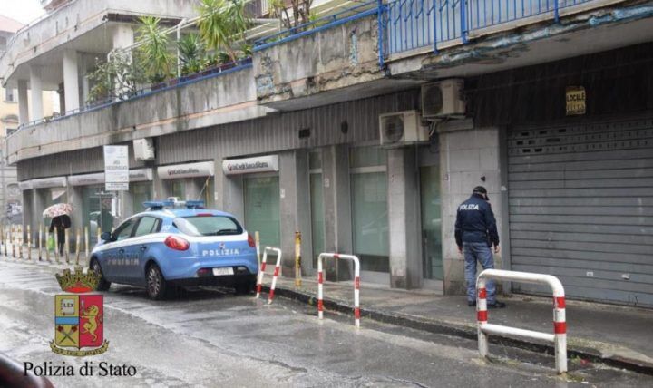 tentato furto banca unicredit roma piazza annunziata giugliano