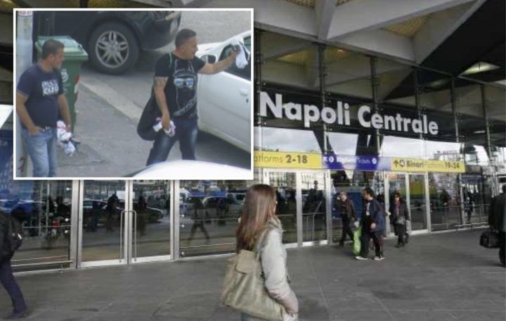 venditori calzini napoli turista rapinato