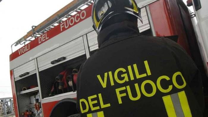 famiglie sgomberate per frana a lucrino di pozzuoli