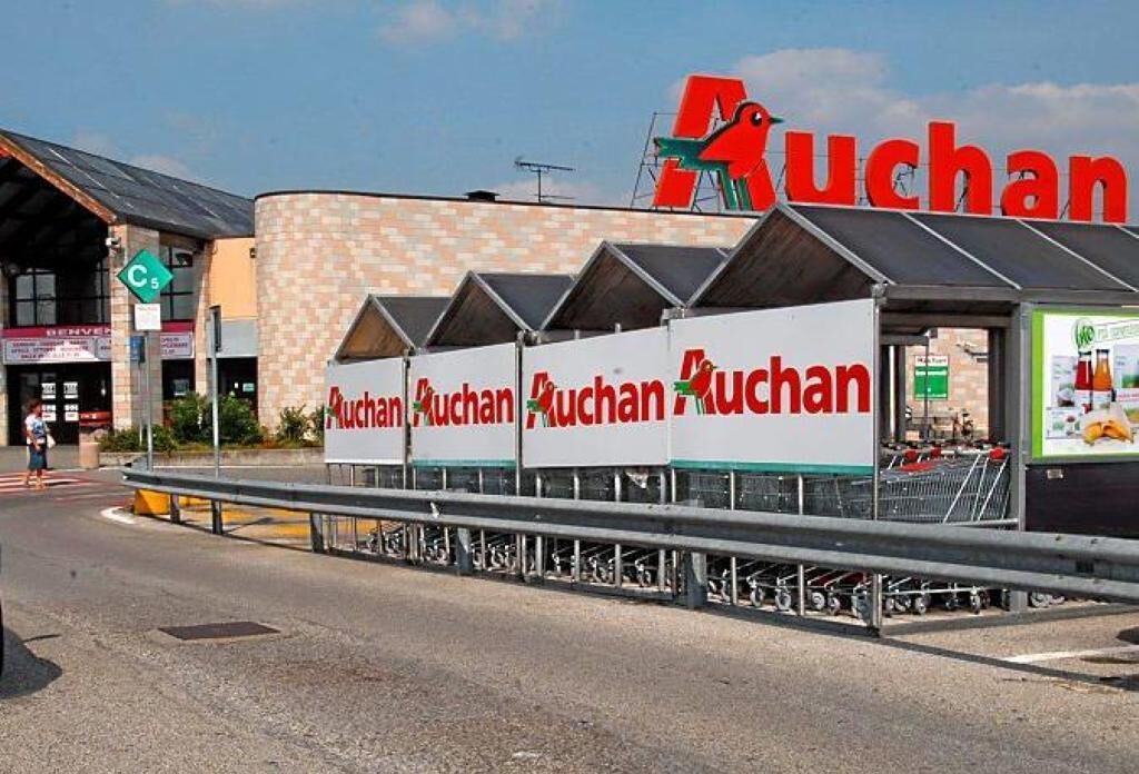 auchan via dalla campania 700 lavoratori a rischio