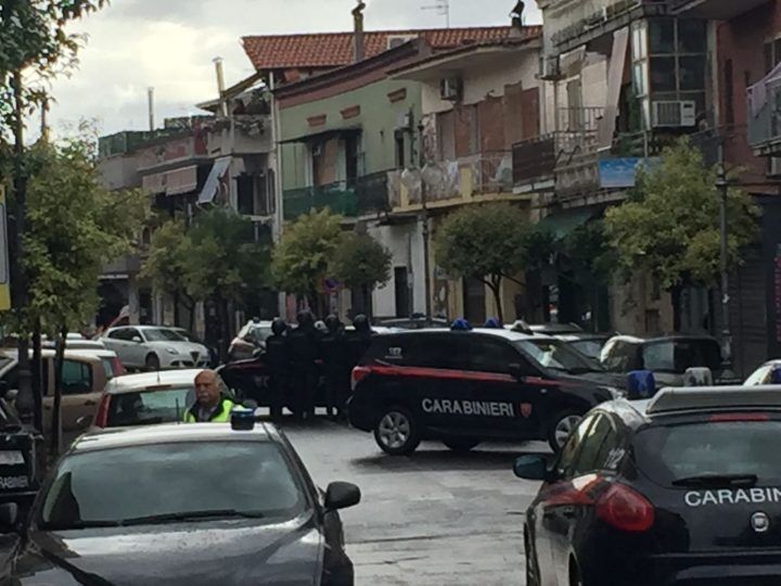 qualiano pasquale de falco uccide la madre trattative