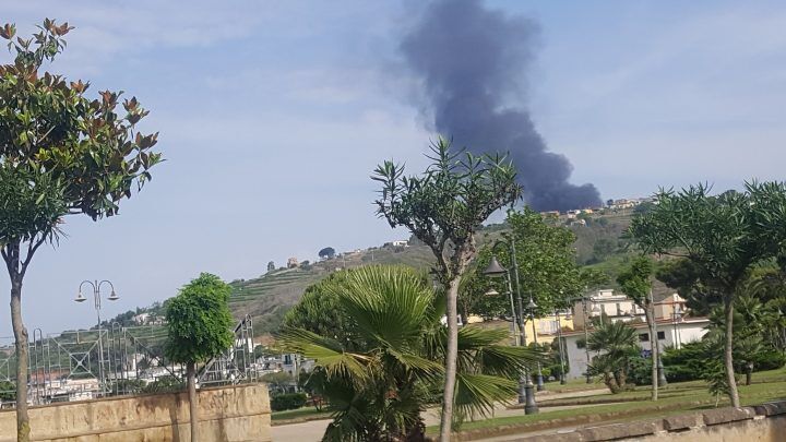 incendio bacoli via bellavista