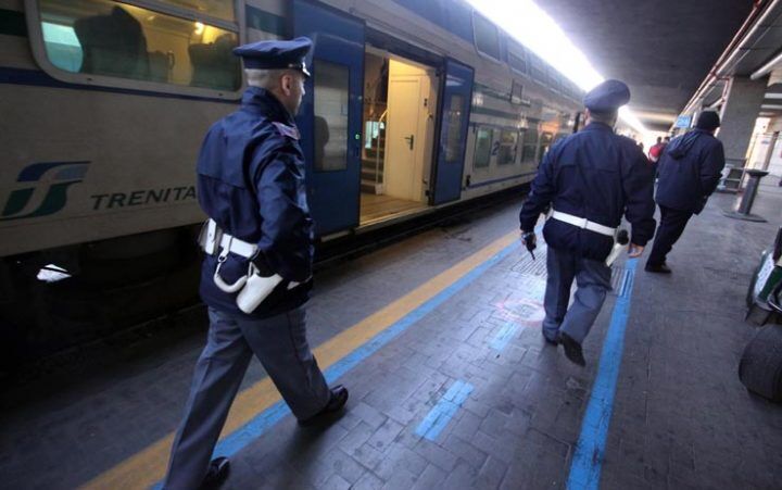 arrestati napoli borseggiatori circumvesuviana