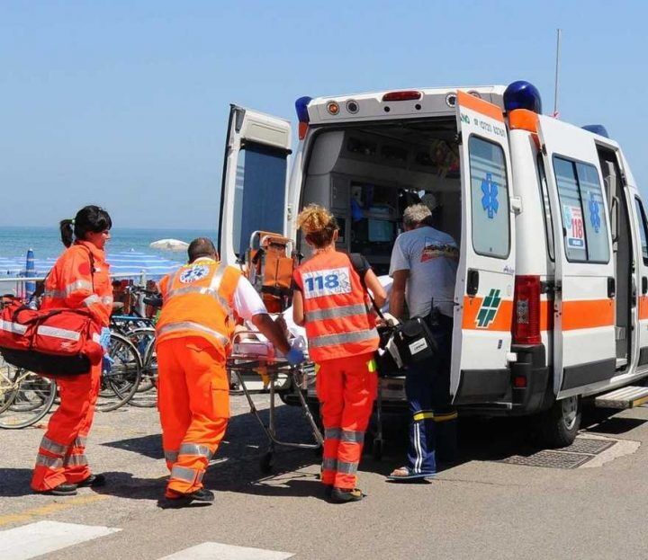 coroglio 15enne si tuffa da una scogliera: è grave