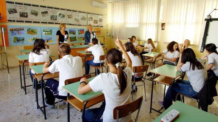 scuola italiana assunzioni numeri e figure ricercate