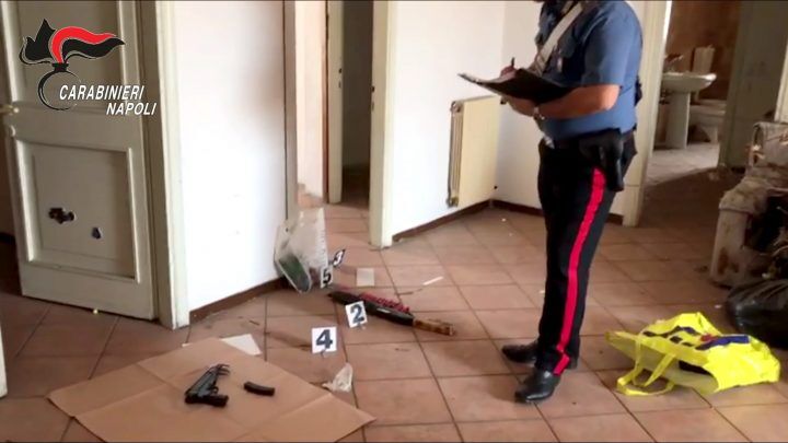 sequestro armi e bomba qualiano