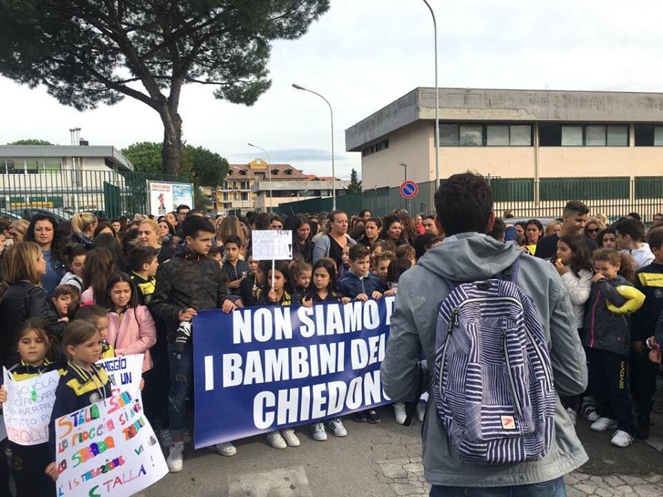 manifestazione scuole giugliano