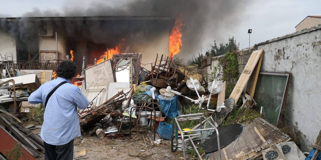 incendio via san luigi giugliano