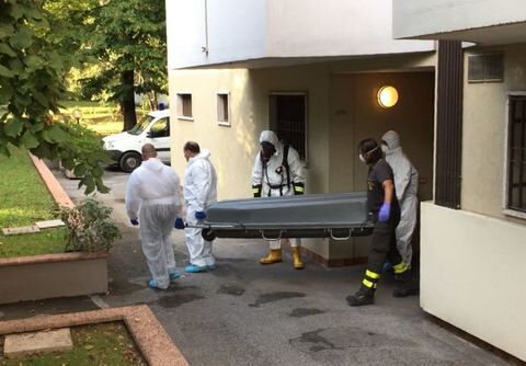 morti in casa vimercate marito e moglie