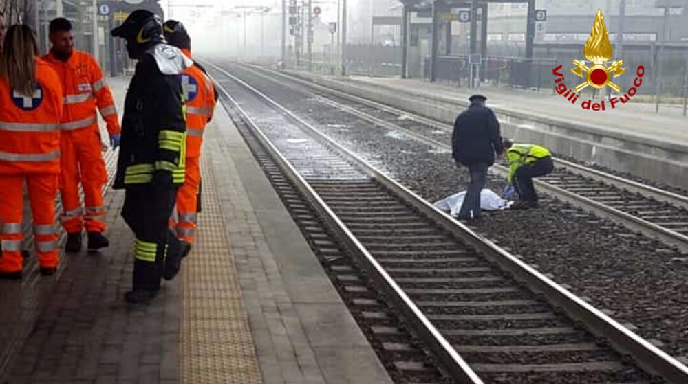 metro investito napoli stazione mergellina