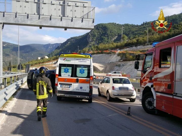 incidente jesi ss76 7 dicembre morto