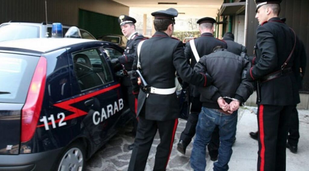 arresti carabinieri napoli