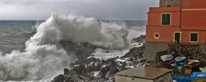 onda anomala genova morta corso italia