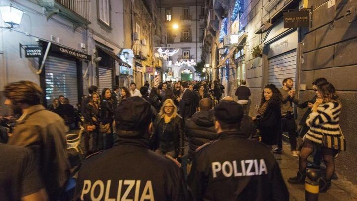 19enne accoltellato chiaia napoli