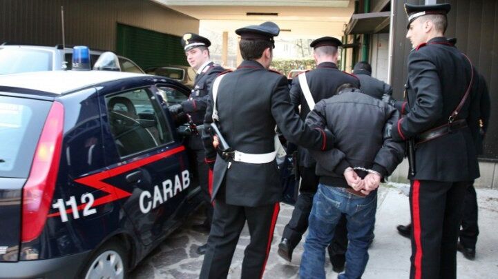 arresti rom carabinieri circumvallazione