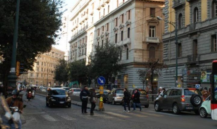 arresto napoli rapinatori furto cellulare corso umberto