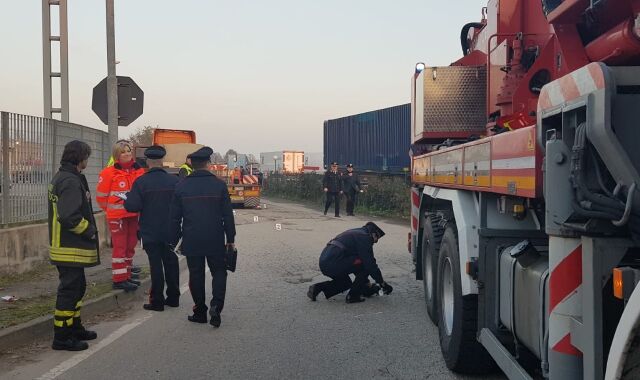 uomo investito da camion