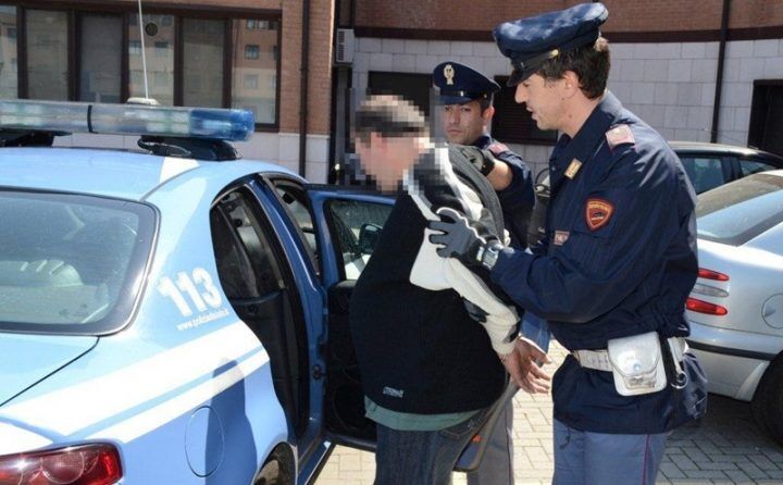 arresti torre del greco ladri appartamento