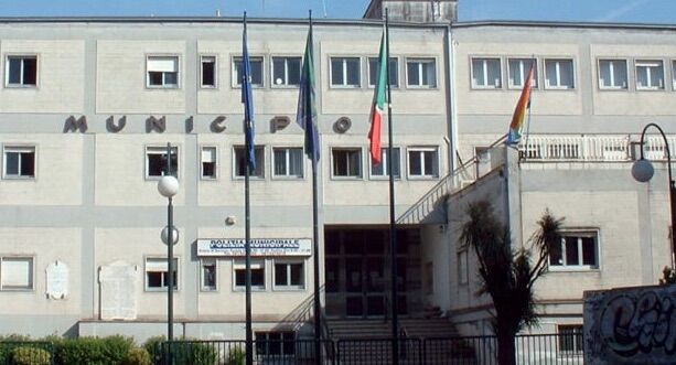 casalnuovo rinvio a giudizio offese