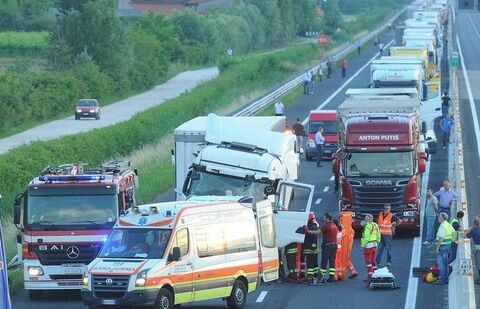 malore autostrada morto a32