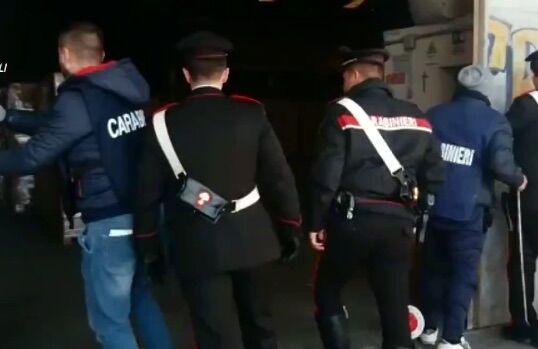 blitz tra napoli e provincia, 28 arresti