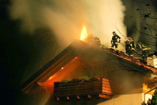 incendio venezia morti villetta