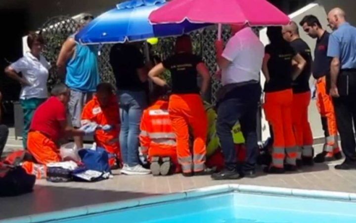 morto bimbo piscina nettuno