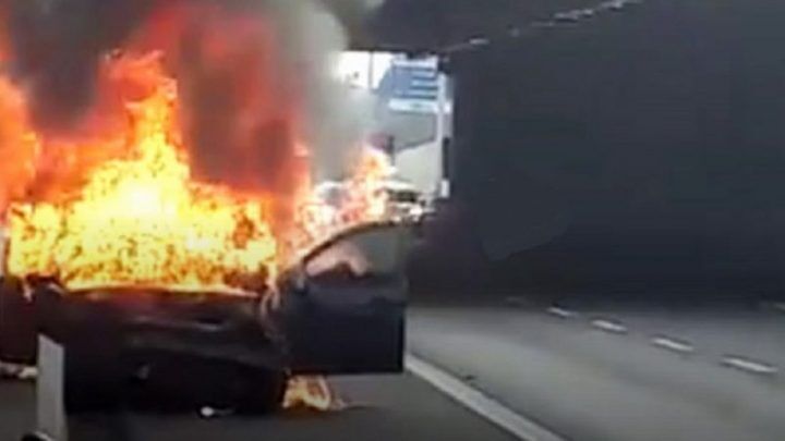 catania auto in fiamme morto