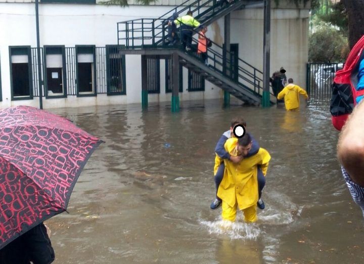 scuole chiuse allerta meteo 16 ottobre napoli campania