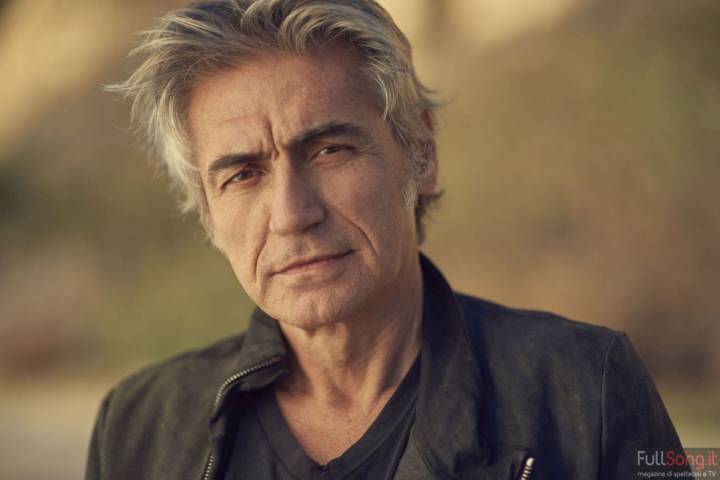 luciano ligabue chi è concerti canzoni campovolo