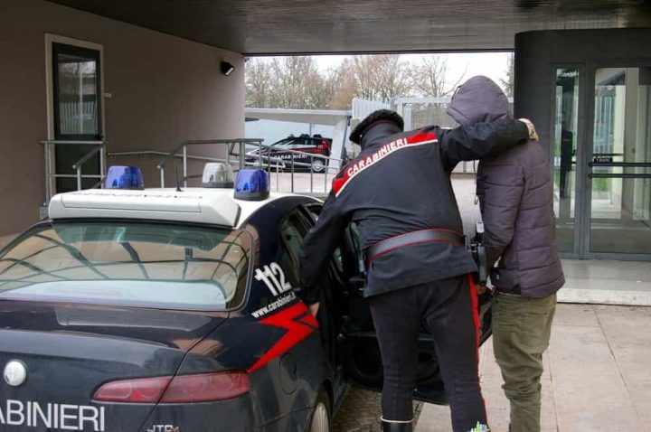 ladri auto arrestati casandrino