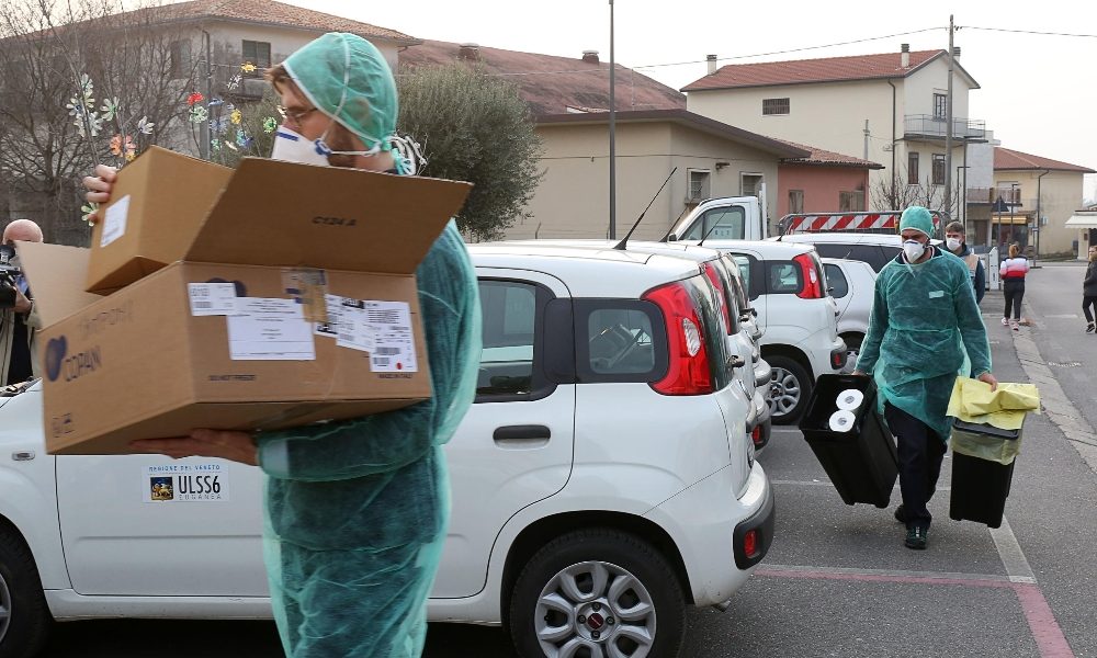 medici infermieri turni massacranti coronavirus eroi