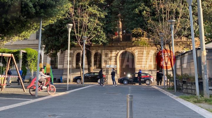 carabinieri piazza gramsci coronavirus assembramenti