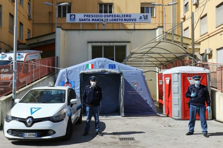 napoli pazienti fuggono ospedale