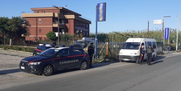 Licola trasporto abusivo di persone