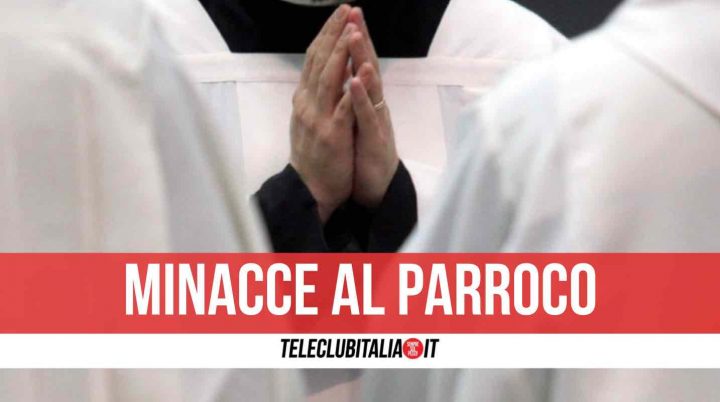 minacce sacerdote