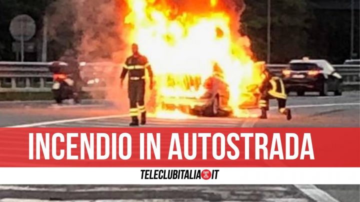 suv in fiamme incendio a16