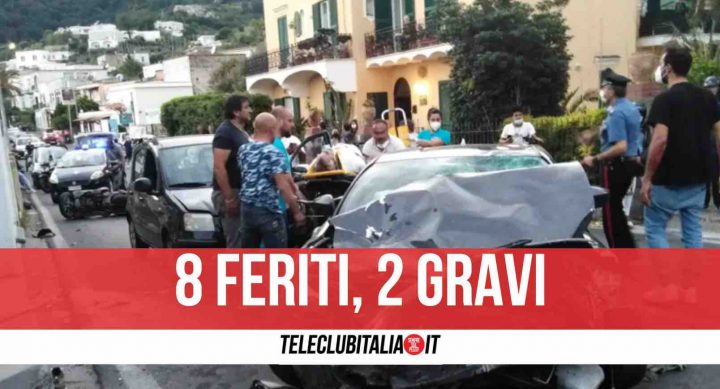 incidente ischia 8 feriti