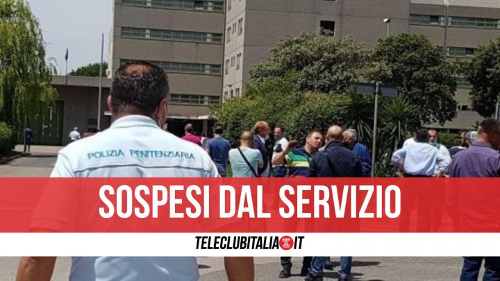 sospesi dal servizio violenze carcere santa maria capua vetere