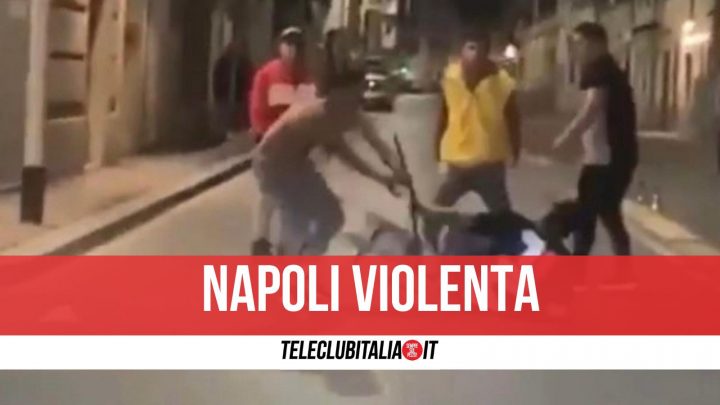 napoli pestaggio rapina via lucci