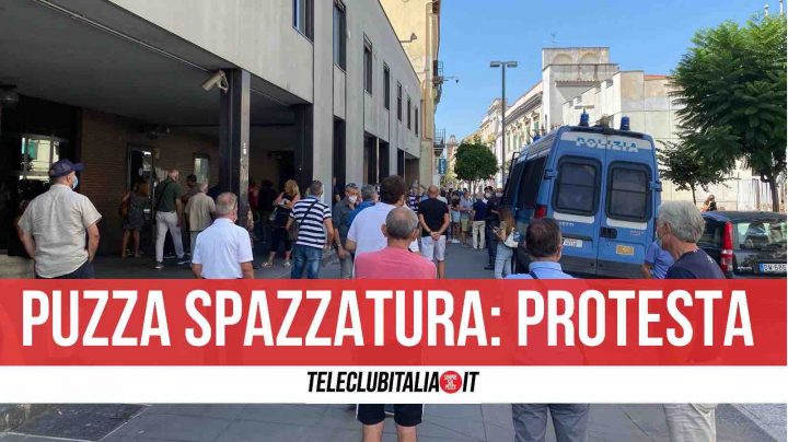 protesta puzza giugliano