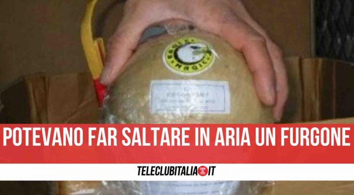 napoli arrestato giuglianese bombe carta