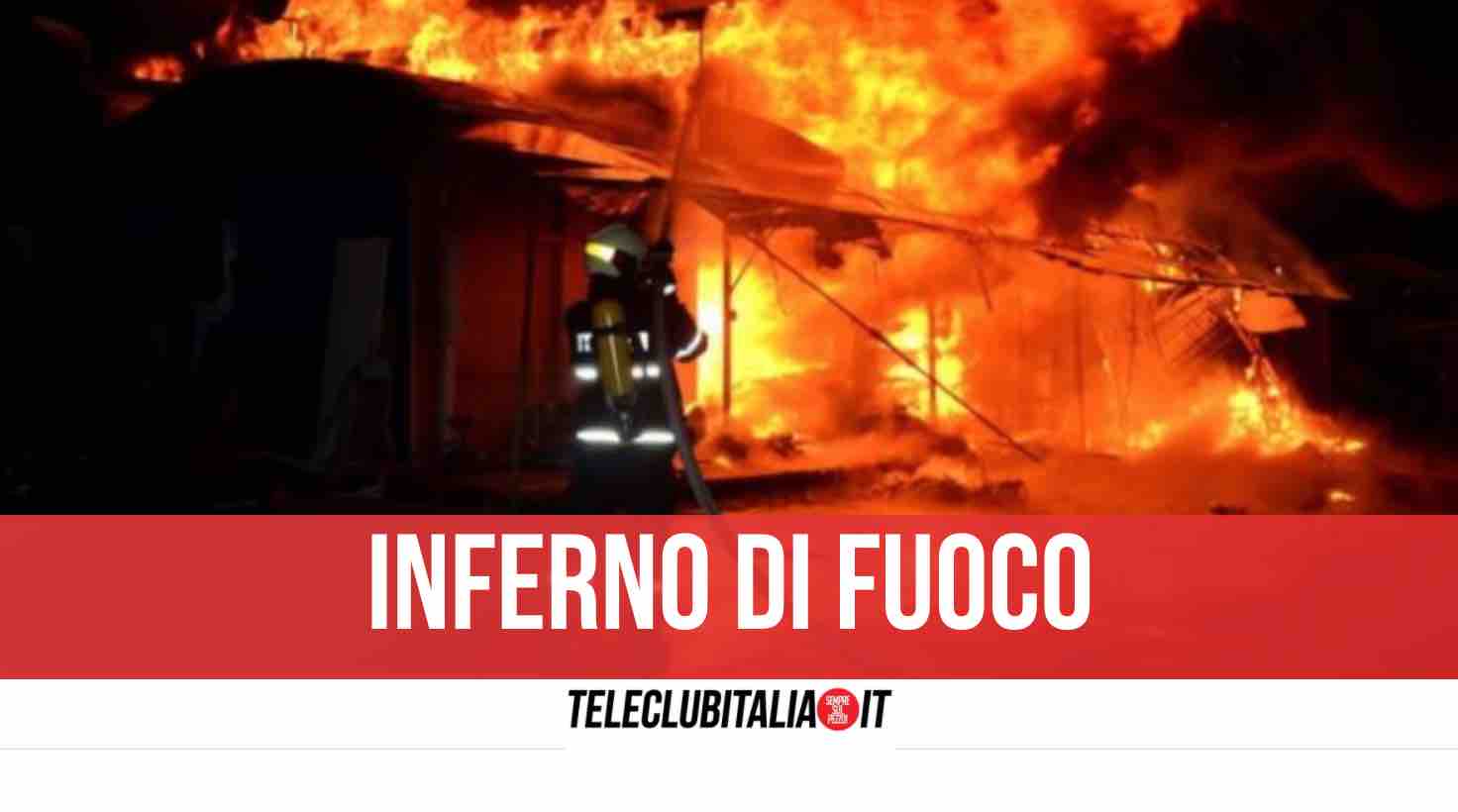 napoli incendio baraccopoli