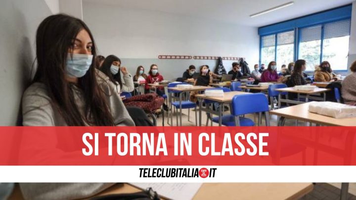 giugliano scuola aperte