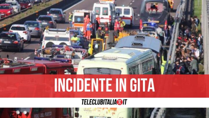 incidente a2 pullman studenti