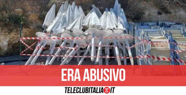 napoli sequestrato lido abusivo