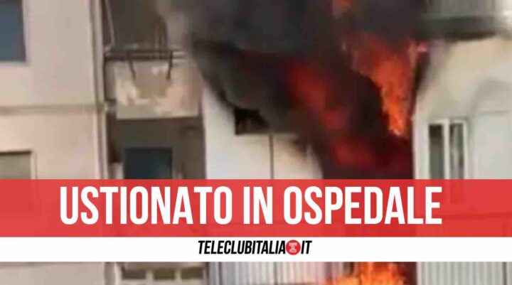 Terrore a Napoli, incendio distrugge casa al terzo piano